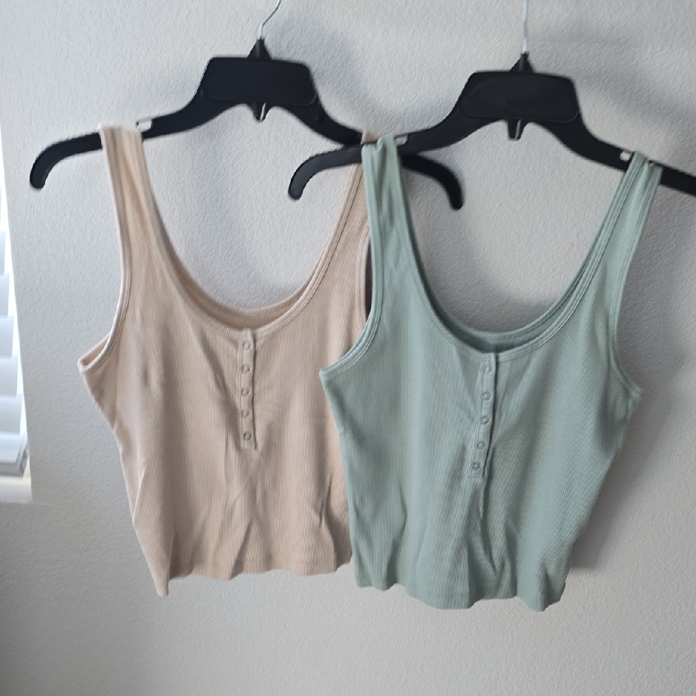 Abercrombie & Fitch Tank Tops Set Of 2 Size Medium